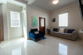 101- Renovated City GEM near the beach with free parking